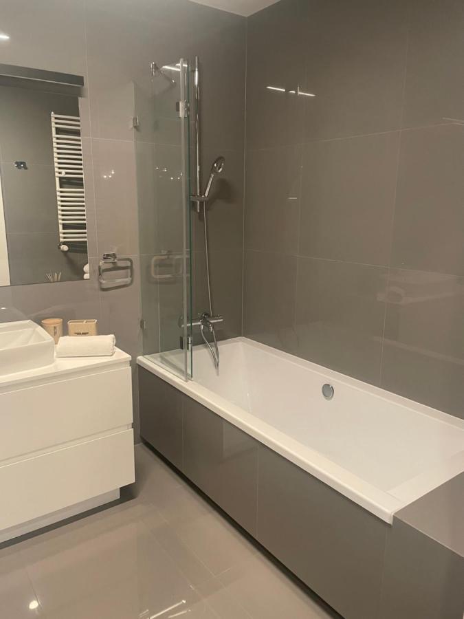 Silver Apartments - Ovo -Justincenter Вроцлав Екстериор снимка